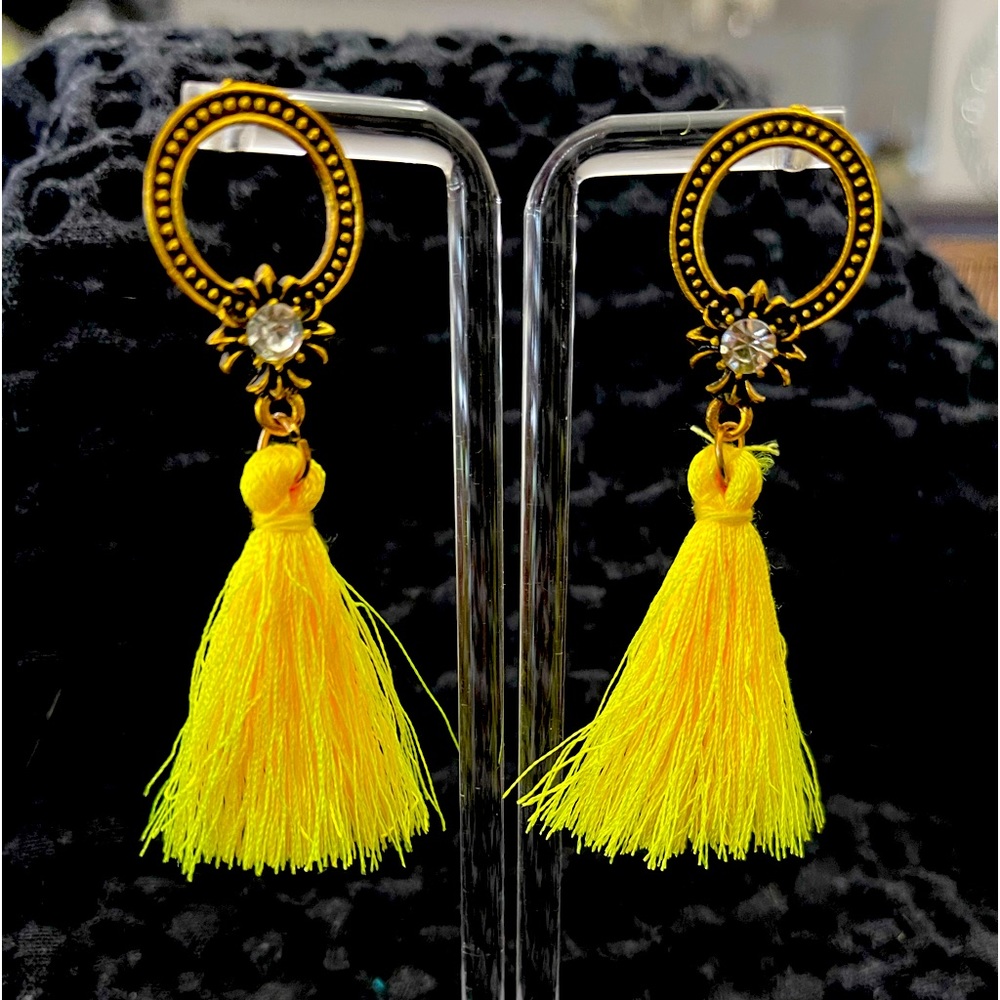 3 for $15 Yellow Tassel and metal dangle earrings🌼💛